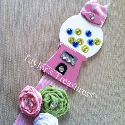 Taylors treasures - bubblegum machine - hair bow holder