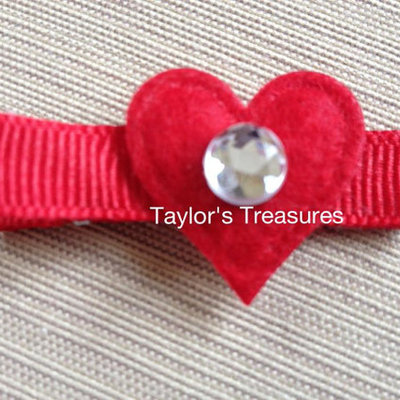 Taylors treasures - non-slip valentines day heart clippie - rhinestone center