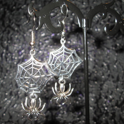 Spider web and spider earrings 