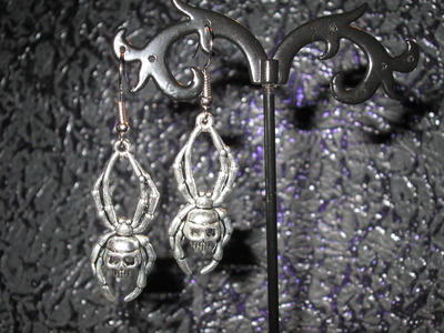 Skull Spider Earrings 