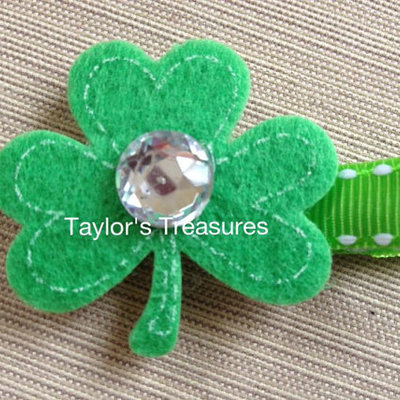 Taylors treasures - st. patrick's day non-slip clippie - rhinestone center