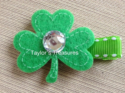 Taylors Treasures - St. Patrick's Day Non-Slip Clippie - Rhinestone Center