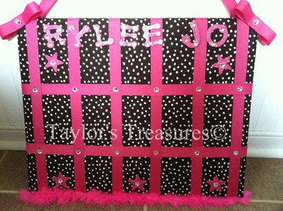 Taylors Treasures - XL Personalized Memo or Art Board - Hair Bow Holder - Photo Organizer - Any Patterns/Colors/Name