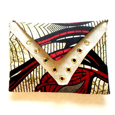 Iere envelope clutch