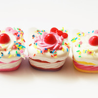 Hello Kitty Shortcake Squishy (Inspired Version) - Thumbnail 2