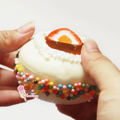 Fruit cake tart squishy with toppings