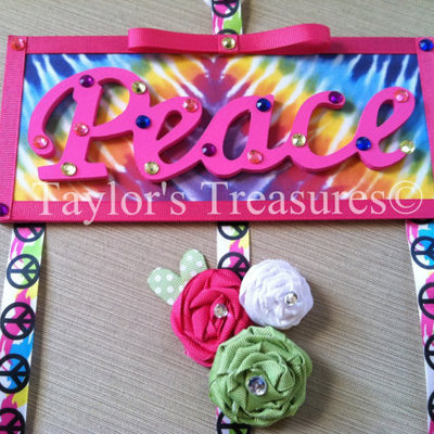 Taylors treasures - tye dye peace - hair bow holder