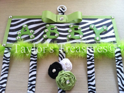 Taylors Treasures - Hair Bow Holder - Personalized With Any Name