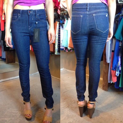 BEBE Medium wash Skinny - 25