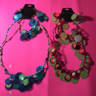 Necklace and earring set  - Thumbnail 3