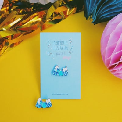 Open your eyes - enamel pin