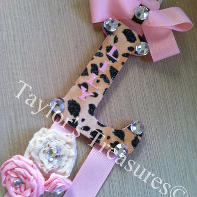 Taylors treasures - hair bow holder - patterned letter - personalized with any name