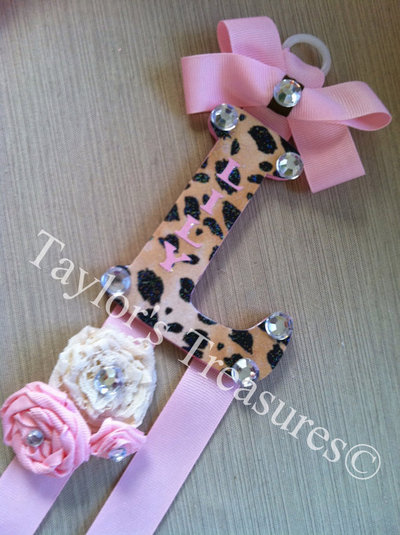 Taylors Treasures - Hair Bow Holder - Patterned Letter - Personalized With Any Name
