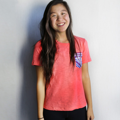 Women's contrast pattern pocket tee - red vintage