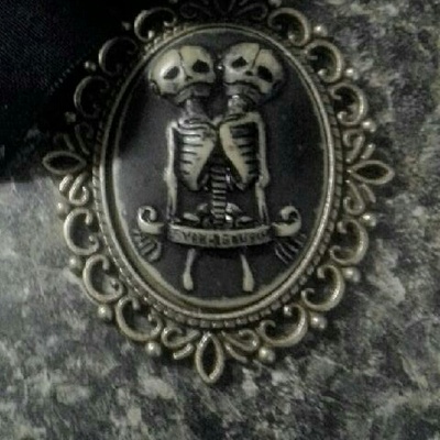 Elegant siamese twin skeleton children black choker