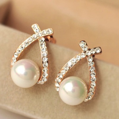 Melanie pearl studs