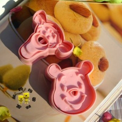 Winne the pooh & tigger disney cartoon pink color 2pcs set cookie cutter  multi use food cutter