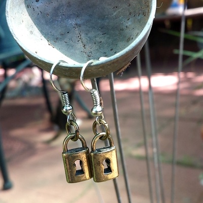 Stay golden earrings - Thumbnail 5