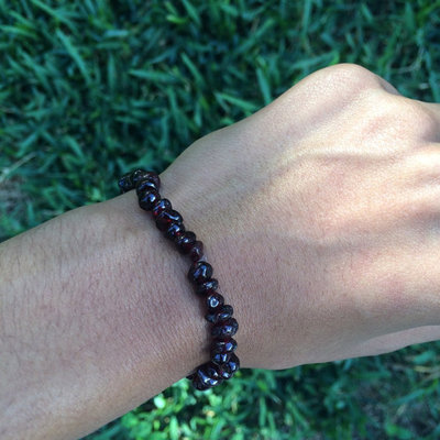 Garnet stretch bracelet