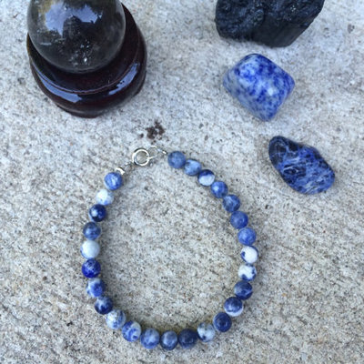 Sodalite bracelet with clasps 