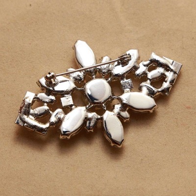 Vintage style glass crystal rhinestone wedding bridal bride gift brooch pin