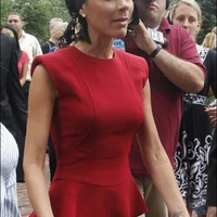 VICTORIAN RED BECKHAMS LONG TIGHT DRESS - Thumbnail 4