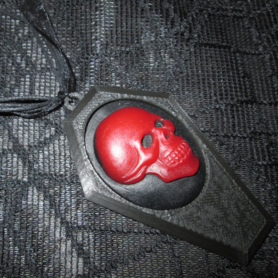Black coffin necklace with red and black skull cameo  - Thumbnail 4