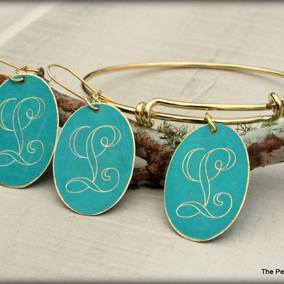 Initial bracelet and earrings set - gold and turquoise oval shaped disc charm