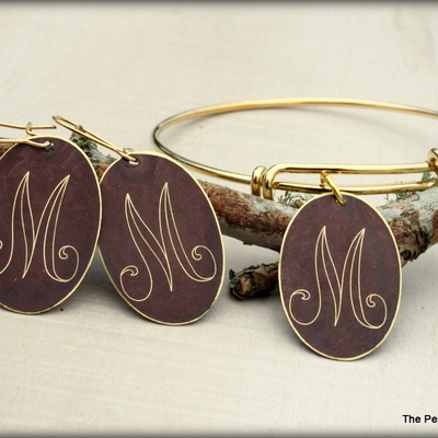 Initial bracelet and earrings set - gold and brown oval shaped disc