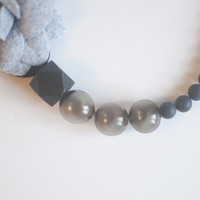 Grey Flower Glass Necklace NL0967 - Thumbnail 3