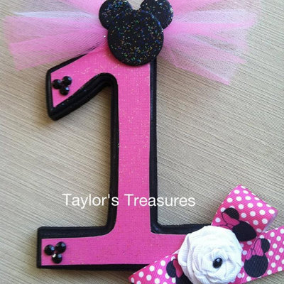 Taylors treasures - minnie mouse 1st 2nd 3rd 4th birthday photo prop - cake topper - can be done in any pattern - perfect for photo