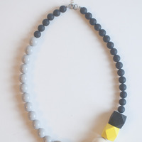 Bee Color Glass Necklace NL0943 - Thumbnail 1