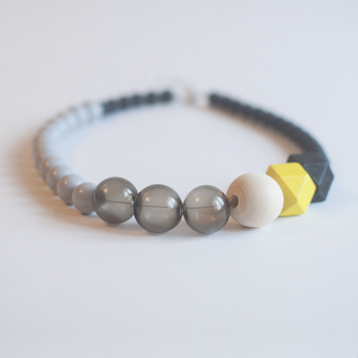 Bee color glass necklace nl0943 - Thumbnail 2