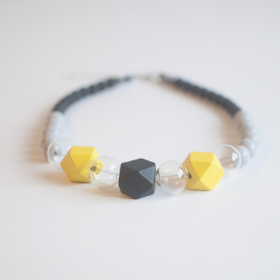 Black & yellow glass necklace nl0956