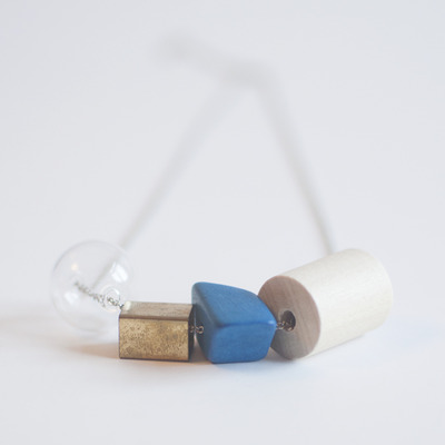 Blue wood glass necklace nl0944