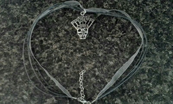 Célébration de la Belle Mort Necklace  