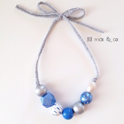 Royal blue & white necklace 