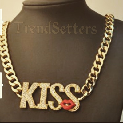  punk style kiss pendant necklace