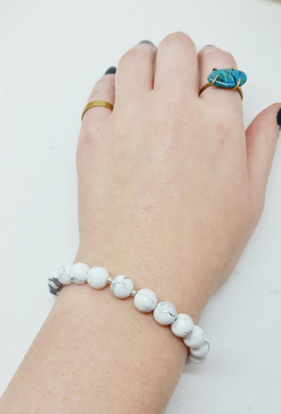 White Howlite Gemstone Beaded Bracelet