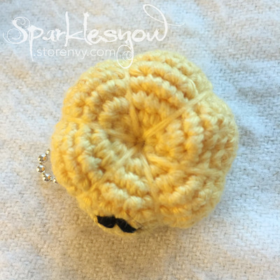 Halloween pumpkin keychain yellow