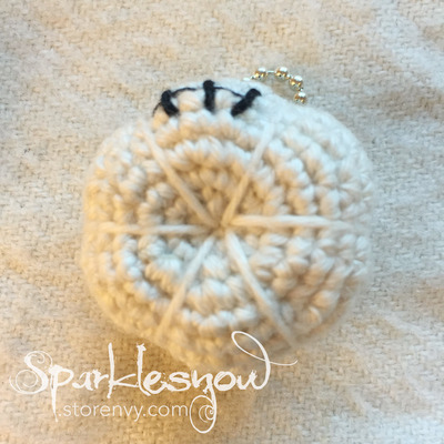 Halloween pumpkin keychain white