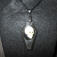 Small Black Coffin Necklace with Off-White and Black Skull Cameo - Thumbnail 3