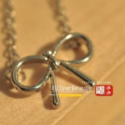 Chic girl silver plated bow knot pendant necklace