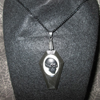 Small Black Coffin Necklace with Black and White Skull Cameo - Thumbnail 3