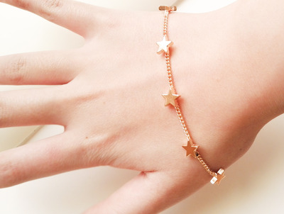 Gold star bracelet