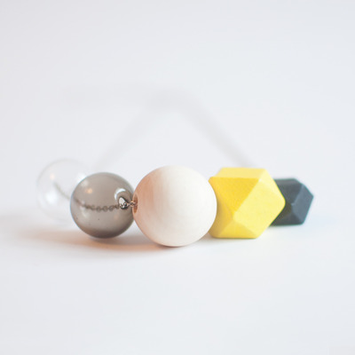 Yellow black glass wood necklace nl0941