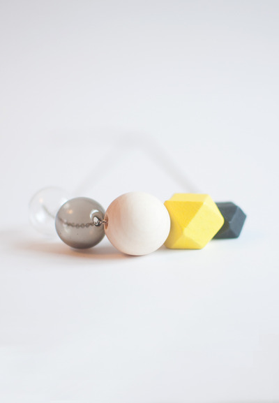 Yellow Black Glass Wood Necklace NL0941