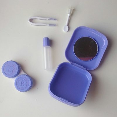 Mini contact lense carrier case w/accessories