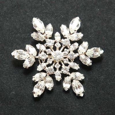 Snowflake snow christmas wedding rhinestone crystal brooch pin - Thumbnail 2