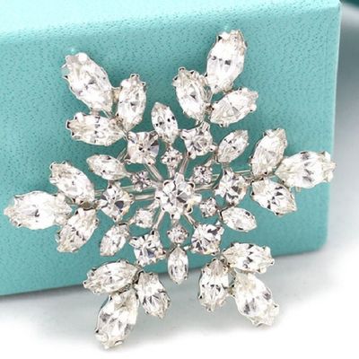 Snowflake snow christmas wedding rhinestone crystal brooch pin